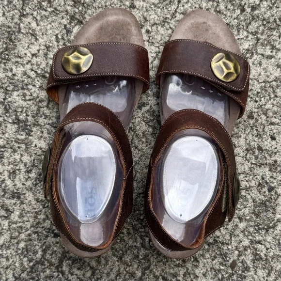 Taos Women's Carousel 3 Tan Leather Wedge Sandals Size 41 US 10 Comfort Casual - Picture 5 of 13